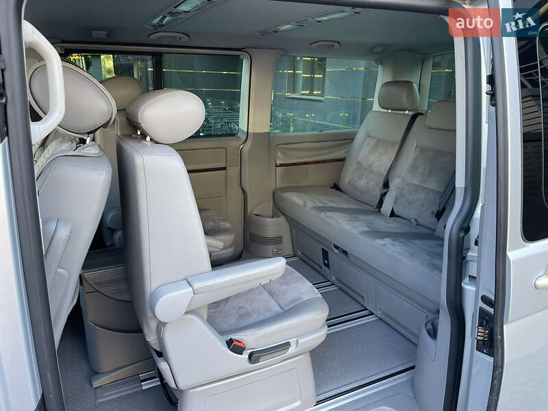 Минивэн Volkswagen Multivan 2006 в Киеве