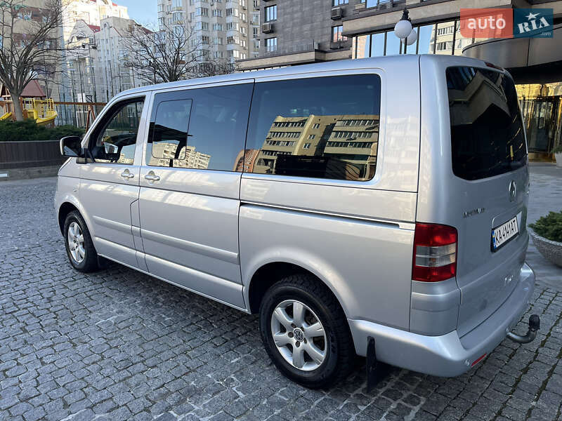 Минивэн Volkswagen Multivan 2006 в Киеве