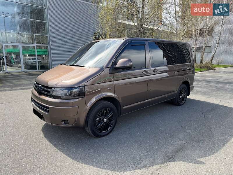 Минивэн Volkswagen Multivan 2014 в 