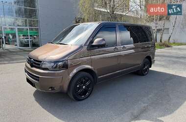 Минивэн Volkswagen Multivan 2014 в 