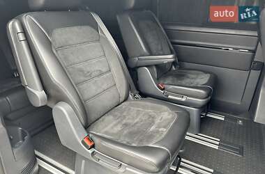 Минивэн Volkswagen Multivan 2016 в 