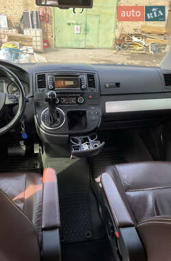 Мінівен Volkswagen Multivan 2013 в 