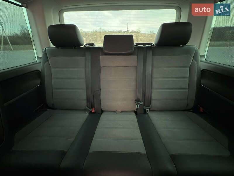 Мінівен Volkswagen Multivan 2020 в Чернівцях
