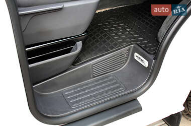 Мінівен Volkswagen Multivan 2014 в 