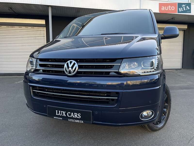 Минивэн Volkswagen Multivan 2015 в Киеве