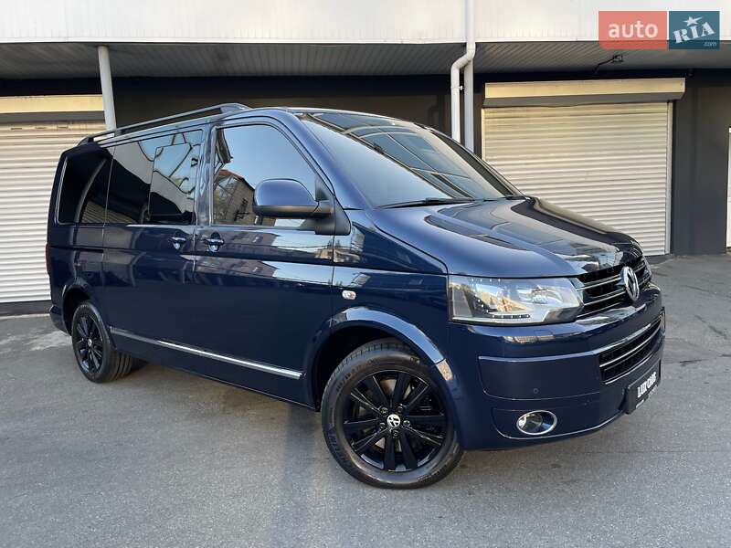 Минивэн Volkswagen Multivan 2015 в Киеве