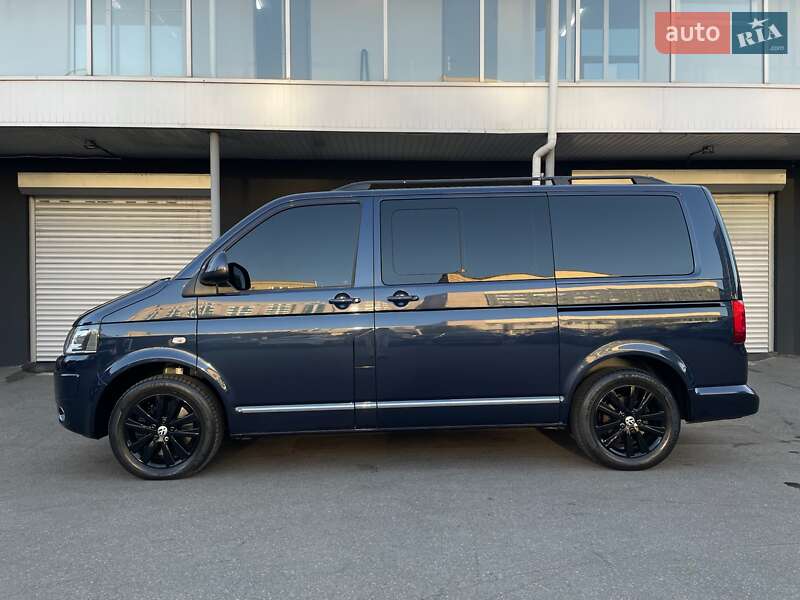 Минивэн Volkswagen Multivan 2015 в Киеве