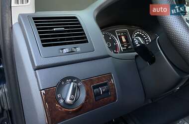 Минивэн Volkswagen Multivan 2015 в 