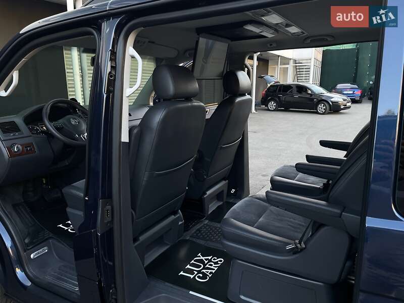 Минивэн Volkswagen Multivan 2015 в Киеве
