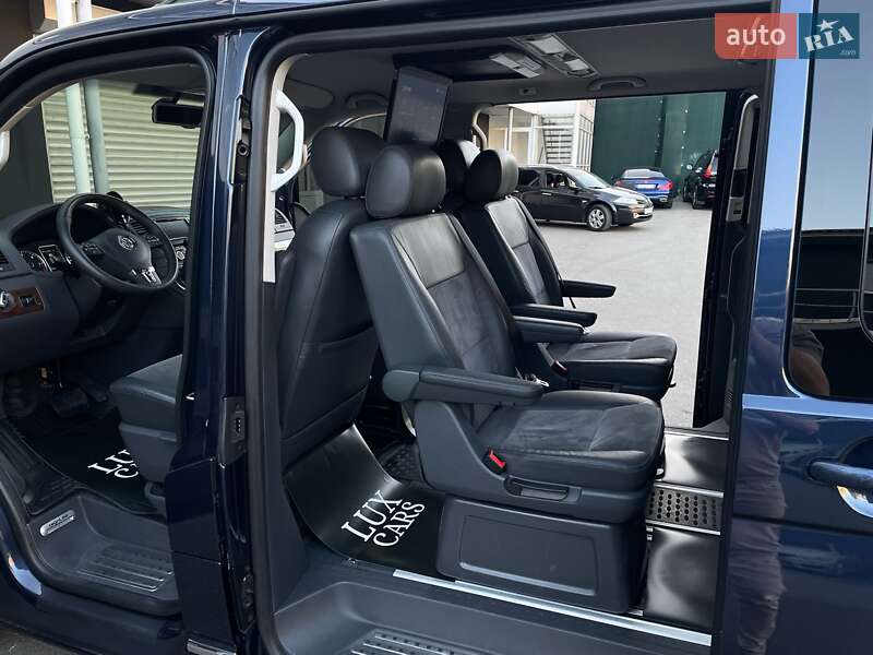 Минивэн Volkswagen Multivan 2015 в Киеве