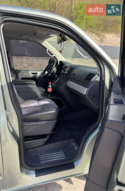 Минивэн Volkswagen Multivan 2010 в 