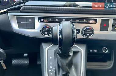 Минивэн Volkswagen Multivan 2020 в 