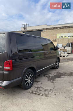 Мінівен Volkswagen Multivan 2013 в 