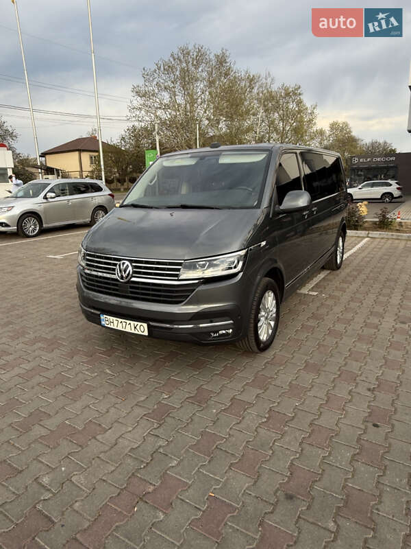 Минивэн Volkswagen Multivan 2021 в 