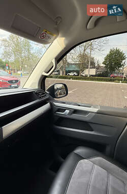 Минивэн Volkswagen Multivan 2021 в 