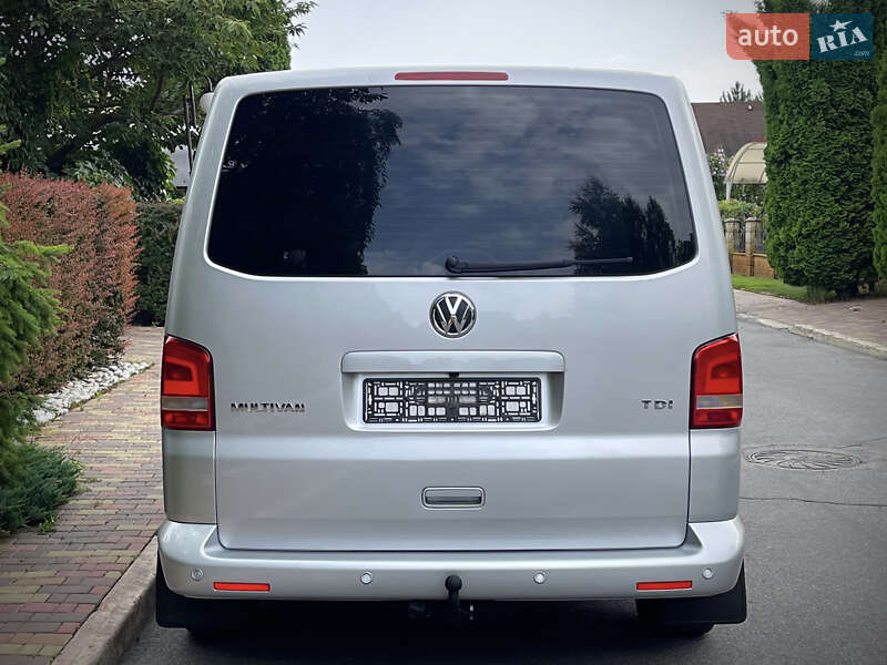 Мінівен Volkswagen Multivan 2011 в Дніпрі