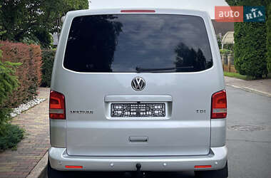 Минивэн Volkswagen Multivan 2011 в 