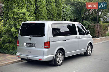 Минивэн Volkswagen Multivan 2011 в 