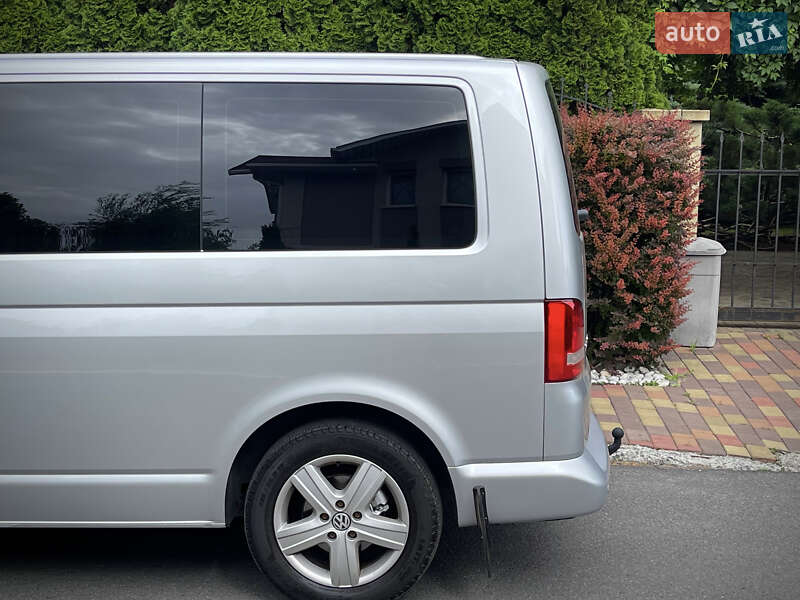 Мінівен Volkswagen Multivan 2011 в Дніпрі