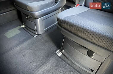 Минивэн Volkswagen Multivan 2011 в 