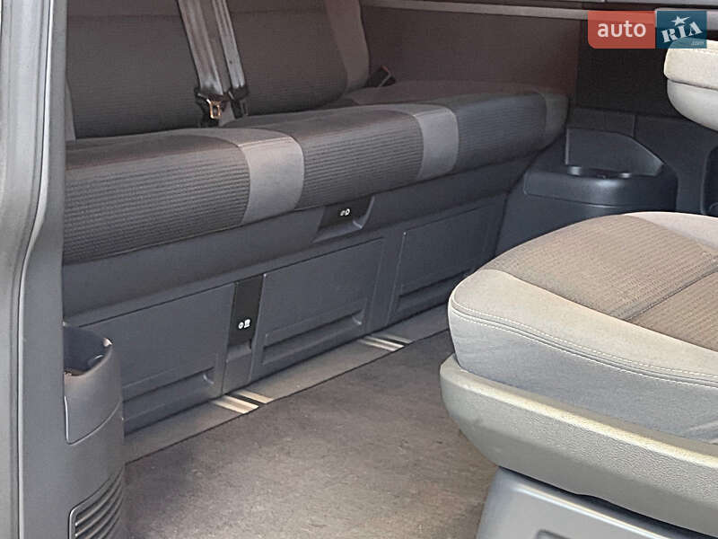 Мінівен Volkswagen Multivan 2011 в Дніпрі
