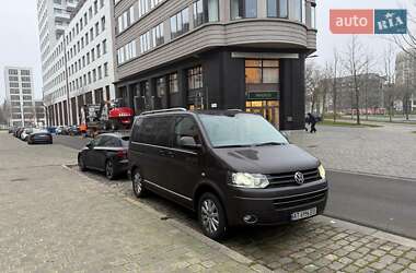Мінівен Volkswagen Multivan 2011 в 