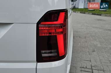 Минивэн Volkswagen Multivan 2020 в 