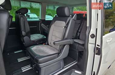 Минивэн Volkswagen Multivan 2020 в 