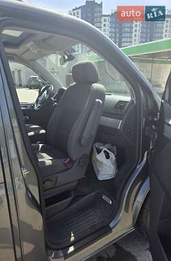 Минивэн Volkswagen Multivan 2011 в 