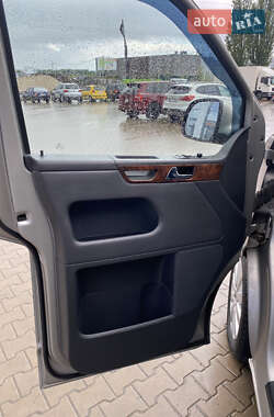 Минивэн Volkswagen Multivan 2012 в 