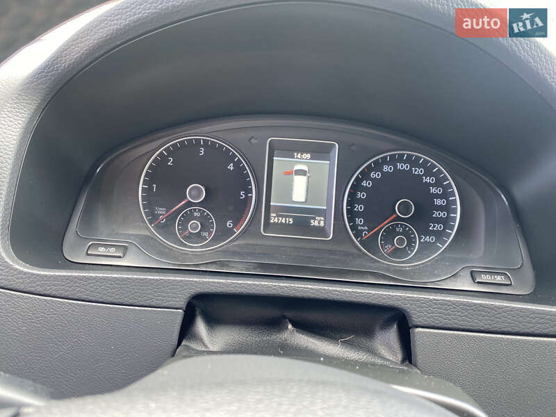 Минивэн Volkswagen Multivan 2012 в Киеве