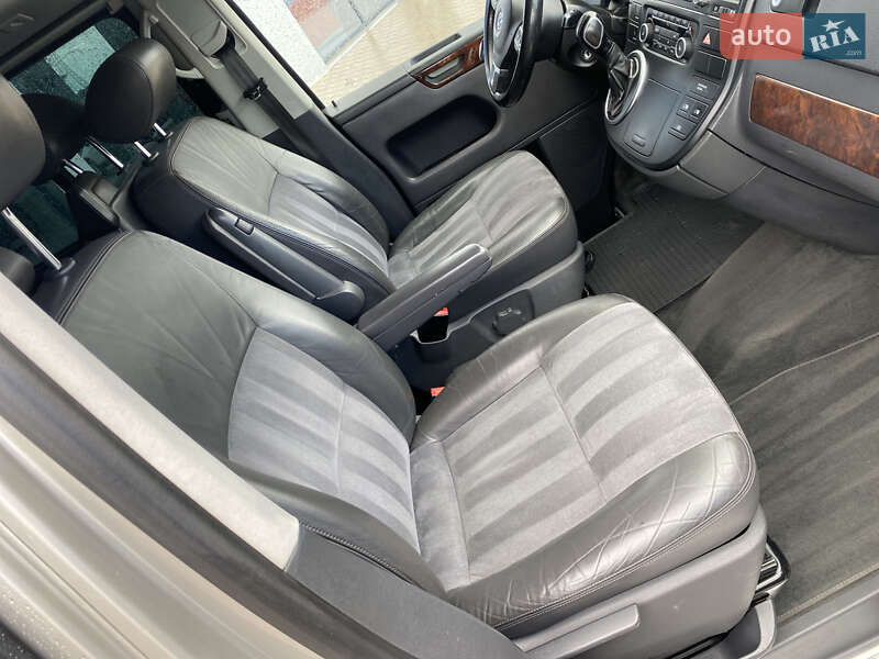 Минивэн Volkswagen Multivan 2012 в Киеве