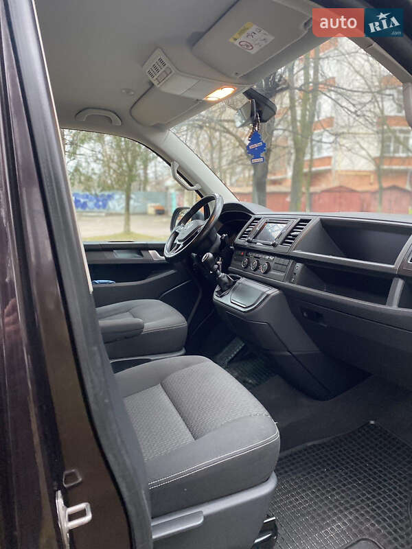 Минивэн Volkswagen Multivan 2016 в Львове