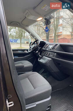 Минивэн Volkswagen Multivan 2016 в 