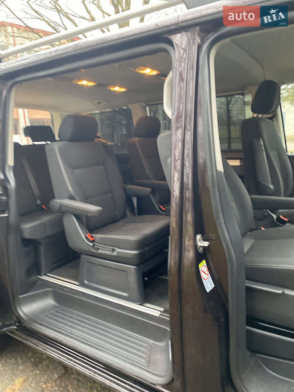 Минивэн Volkswagen Multivan 2016 в Львове