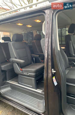 Минивэн Volkswagen Multivan 2016 в 