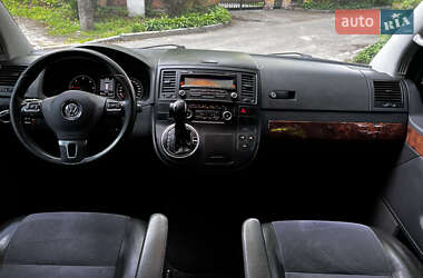 Мінівен Volkswagen Multivan 2010 в 