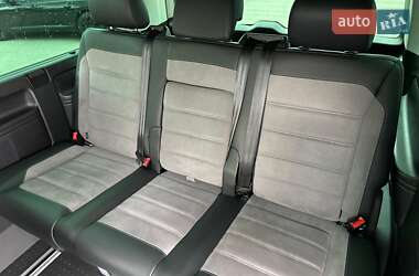 Мінівен Volkswagen Multivan 2020 в 