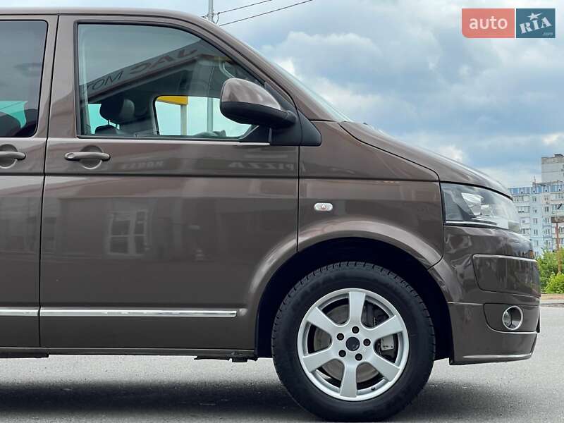 Мінівен Volkswagen Multivan 2013 в Києві
