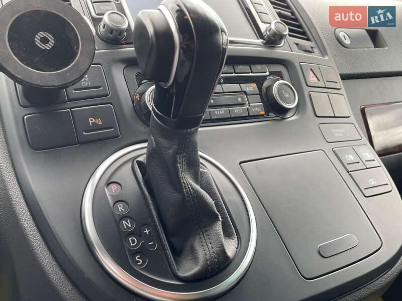 Мінівен Volkswagen Multivan 2013 в Києві
