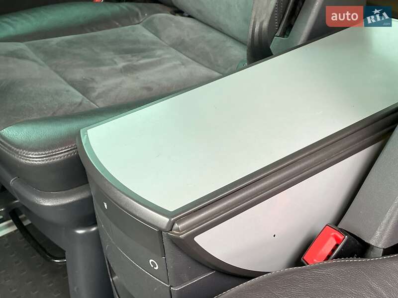 Мінівен Volkswagen Multivan 2013 в Києві