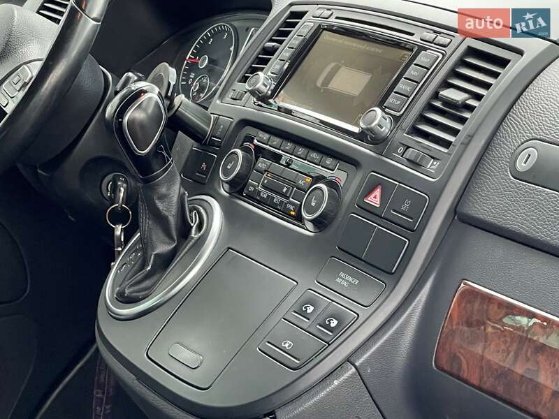 Мінівен Volkswagen Multivan 2013 в Києві