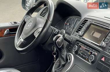 Минивэн Volkswagen Multivan 2013 в 