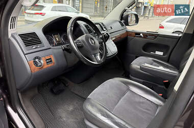 Мінівен Volkswagen Multivan 2011 в 