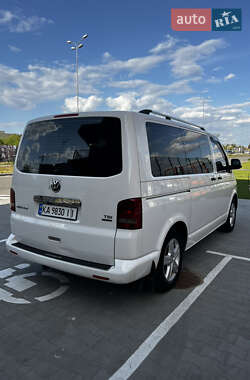 Мінівен Volkswagen Multivan 2010 в 