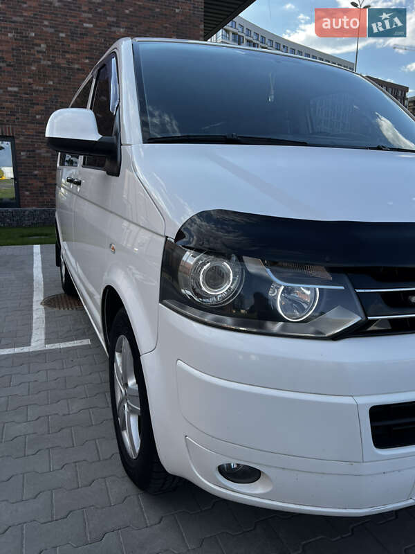 Минивэн Volkswagen Multivan 2010 в Киеве