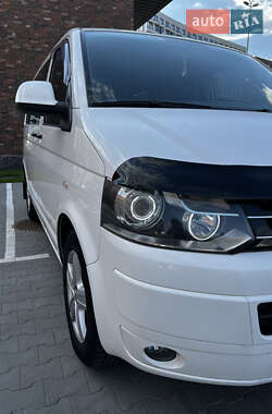 Мінівен Volkswagen Multivan 2010 в 