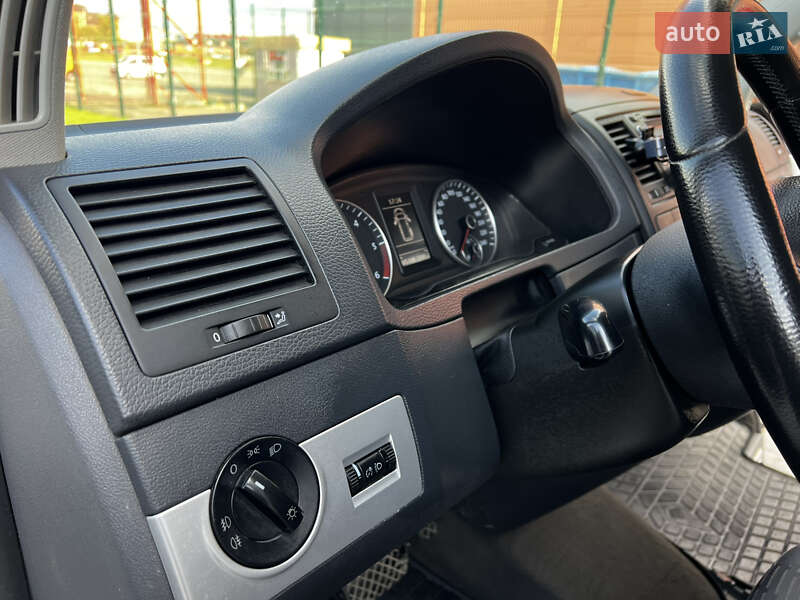 Минивэн Volkswagen Multivan 2010 в Киеве