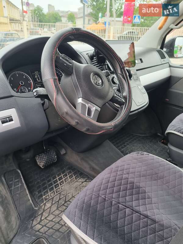Минивэн Volkswagen Multivan 2011 в Харькове