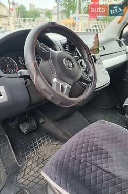 Мінівен Volkswagen Multivan 2011 в 